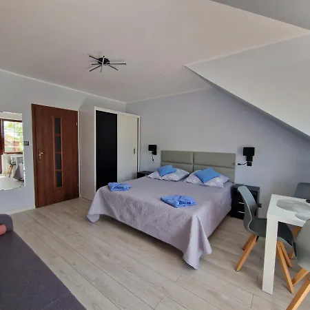 Karmazyn ホームステイ ニエホジェ