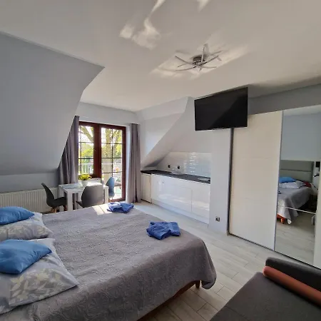 ホームステイ Karmazyn *