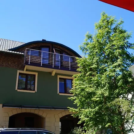 Karmazyn 니에초르체