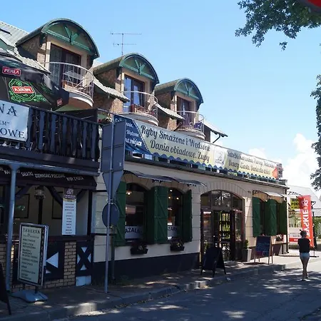 ホームステイ Karmazyn ニエホジェ