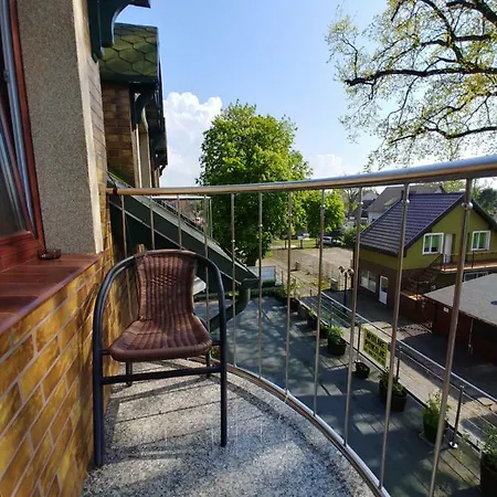 ホームステイ Karmazyn