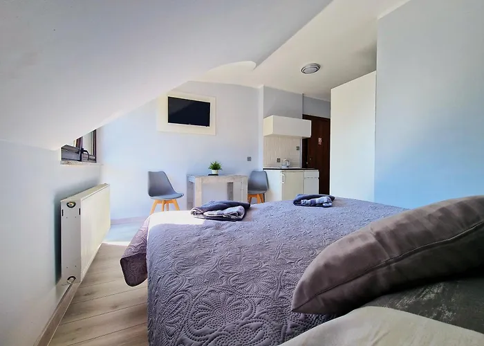 Karmazyn * نيخوجة