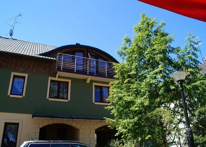 Karmazyn نيخوجة